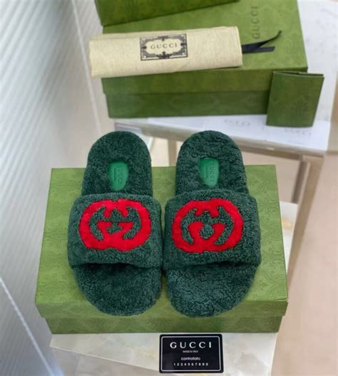 ciabatte con pelo gucci|Scopri la nuova collezione di slippers Gucci donna su FARFETCH.